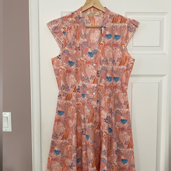 Meemoza very cute midi dress. - Picture 2 of 4